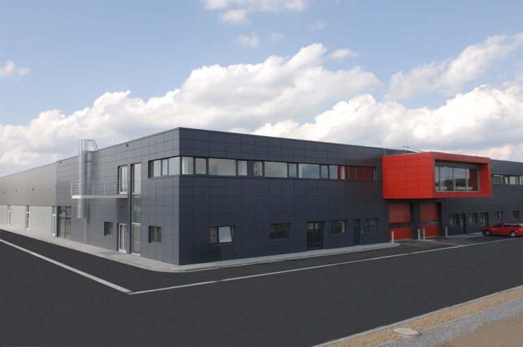 Výrobní hala PKS okna