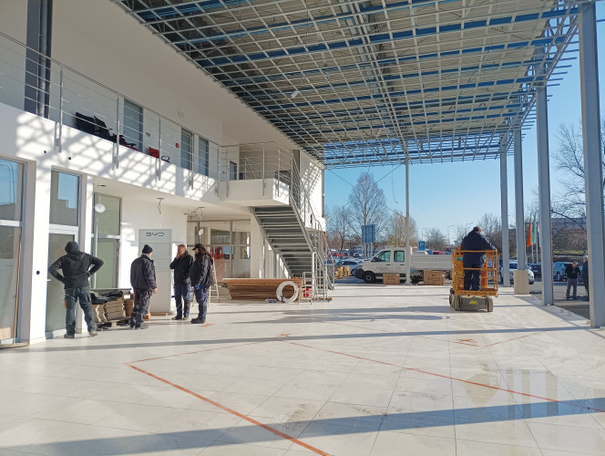 Rebranding autosalonu pro BYD